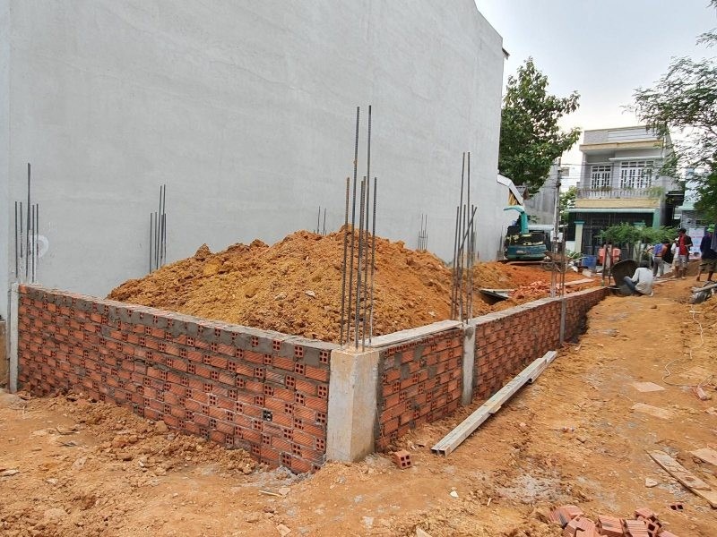 Móng nhà bằng gạch