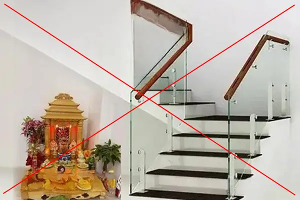 Luận điểm phong thủy về đặt bàn thờ dưới cầu thang