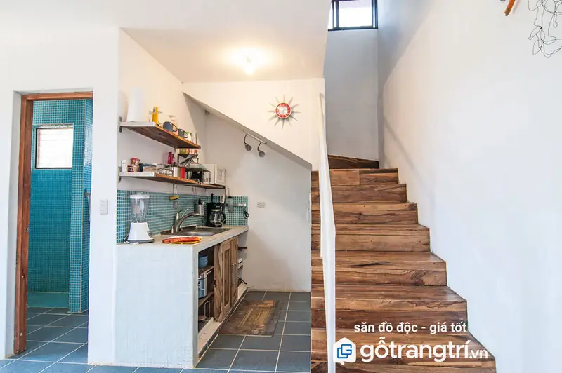 Giải pháp hóa giải khi đặt bàn thờ dưới cầu thang