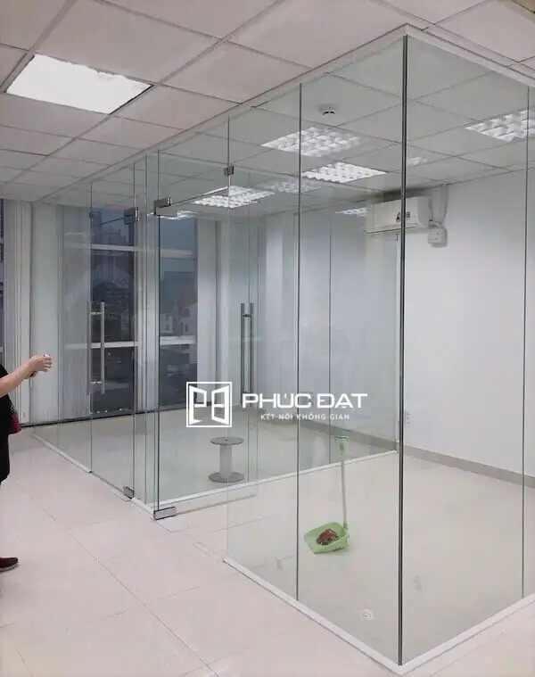Kính Cường Lực Là Gì? Ưu Điểm, Ứng Dụng Và Lưu Ý Quan Trọng 2026 2 Kính cường lực là gì - 2. Ưu Điểm Vượt Trội Của Kính Cường Lực